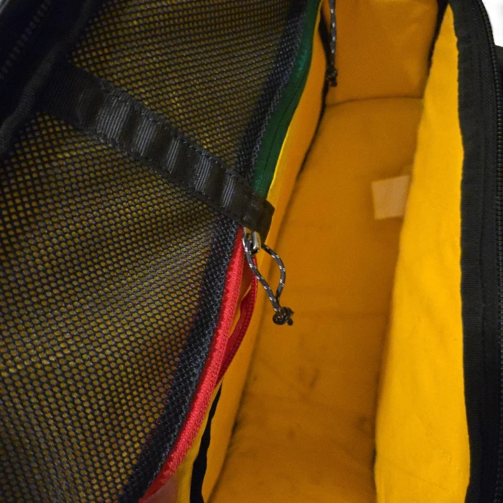 Mountainsmith Descent Camera Sling Bag OS Unisex Black Yellow Padded Strap Tech